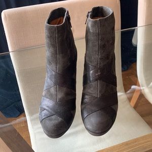 NWOB Chie Mihara Ankle Boots Sz39